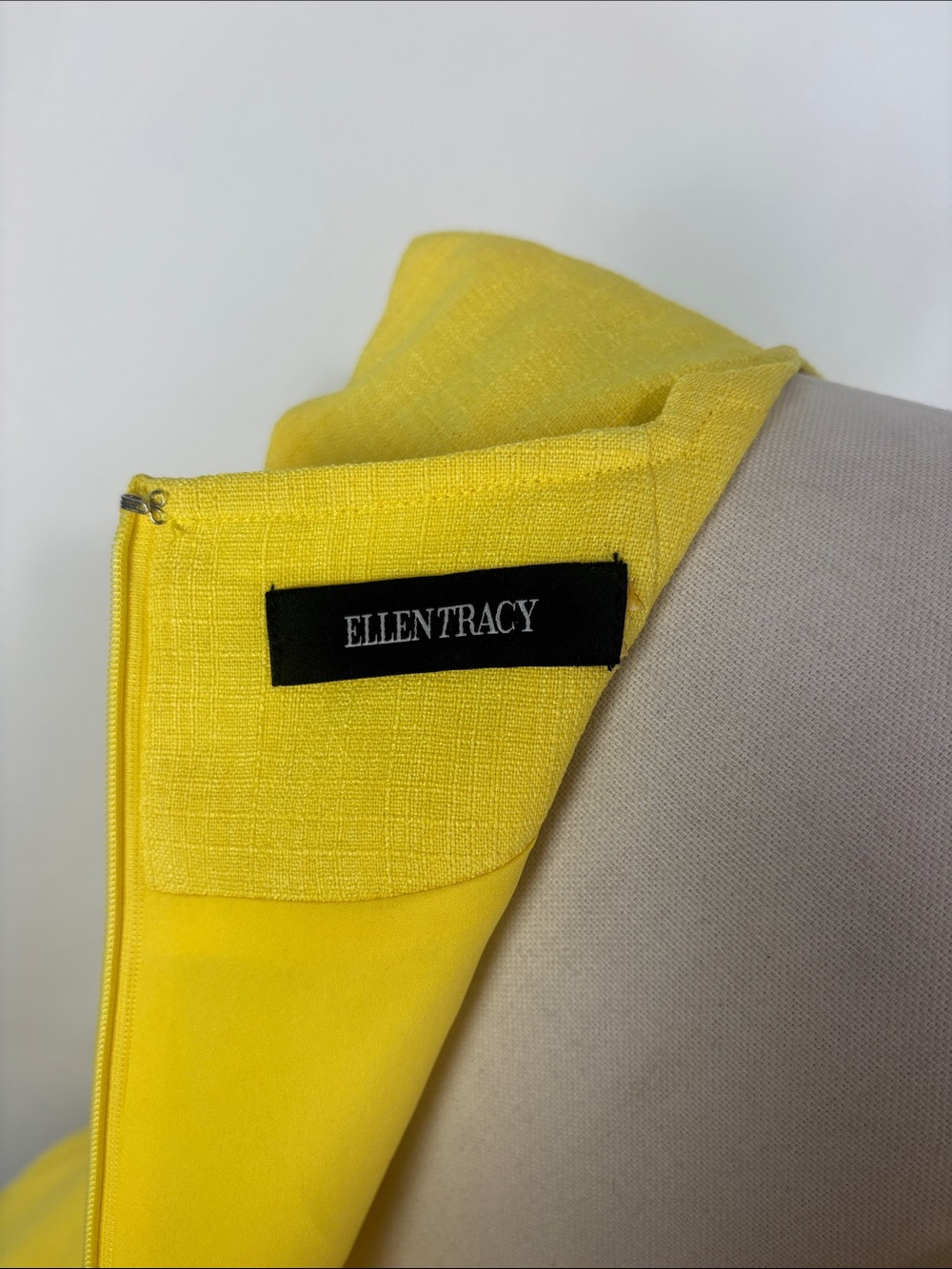 ELLEN TRACY YELLOW CAP SLEEVE MINI DRESS - Picture 4 of 5